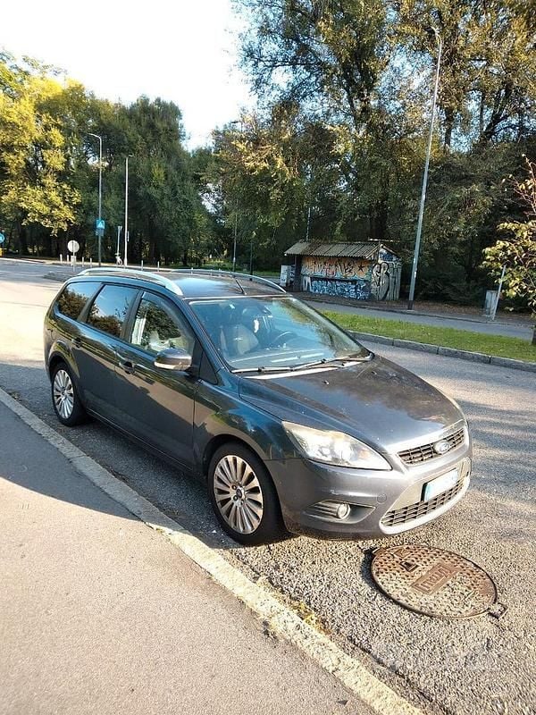 Usata Ford Focus Style 116 CV (85 kW) 2009 Grigio Station wagon
