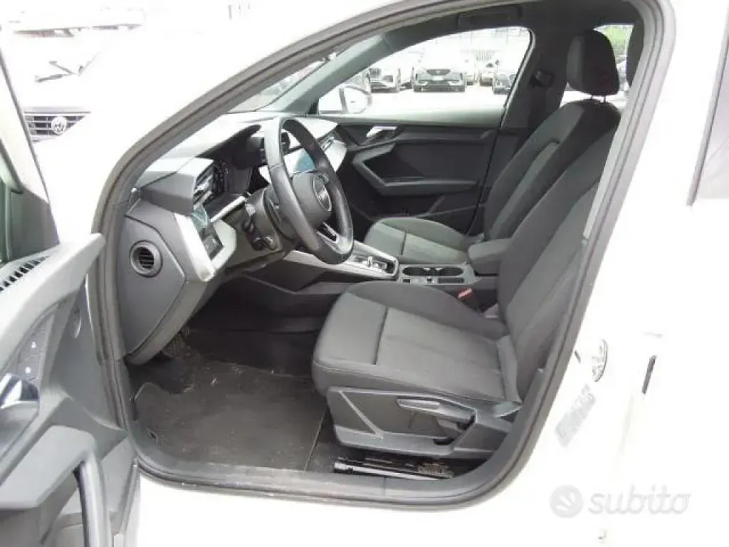 Usata Audi A3 Ambiente 150 CV (110 kW) 2023 Bianco Berlina