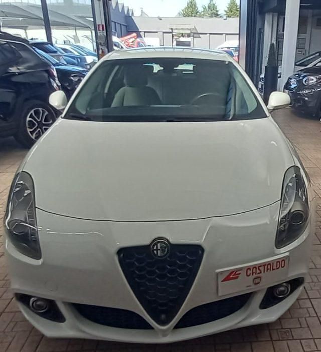 Usata Alfa Romeo Giulietta Super 120 CV (88 kW) 2016 Bianco Utilitaria