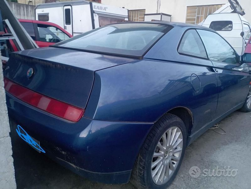 Begagnad Alfa Romeo Alfetta GT/GTV 1998 Blå Sportkupé