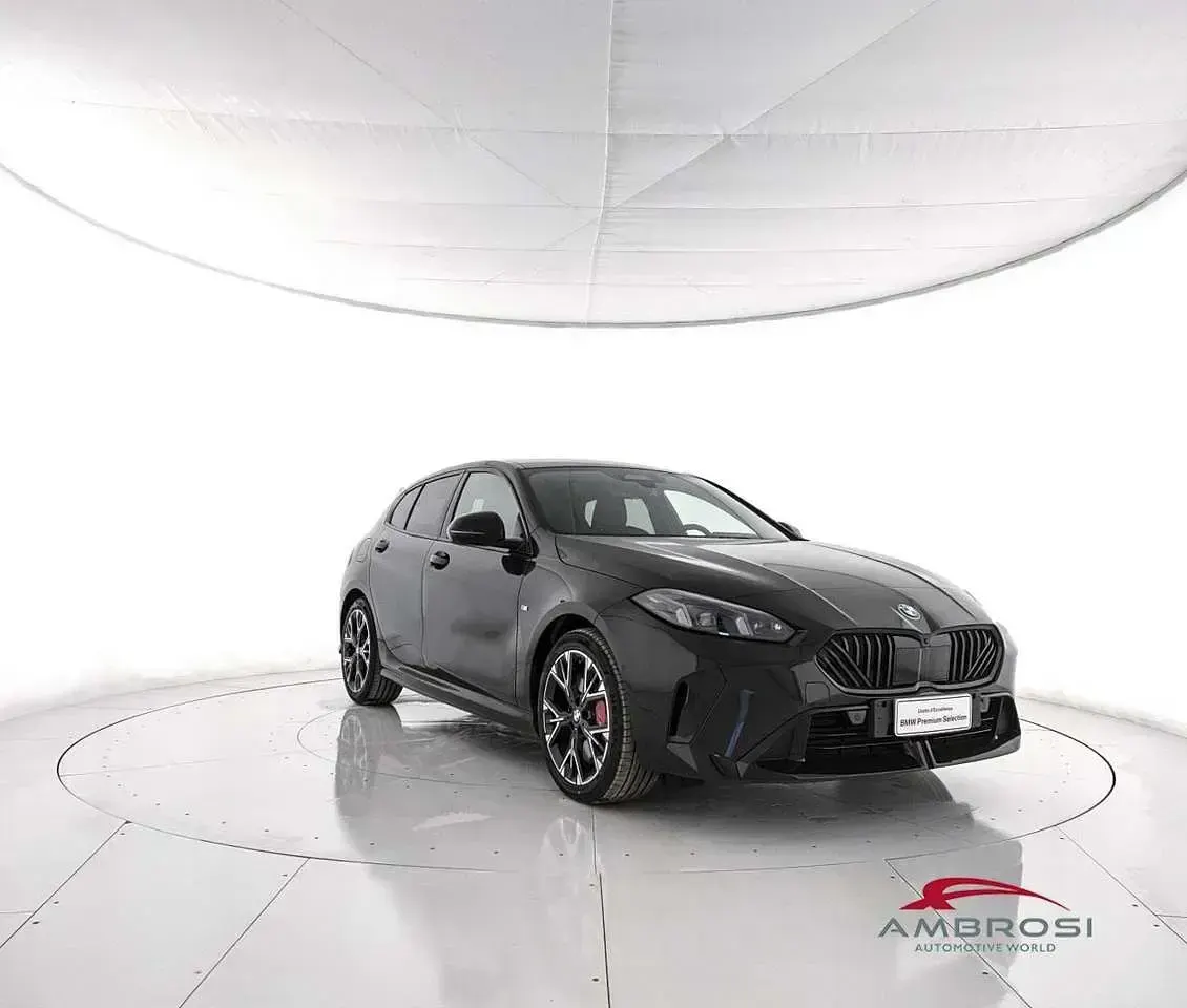 Nuova BMW 118 M Sport 150 CV (110 kW) 2026 Black sapphire metallizzato Utilitaria