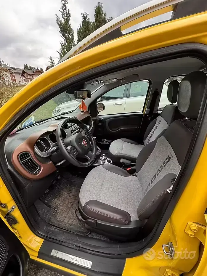 Usata Fiat Panda Cross Cross 90 CV (66 kW) 2015 Giallo Utilitaria