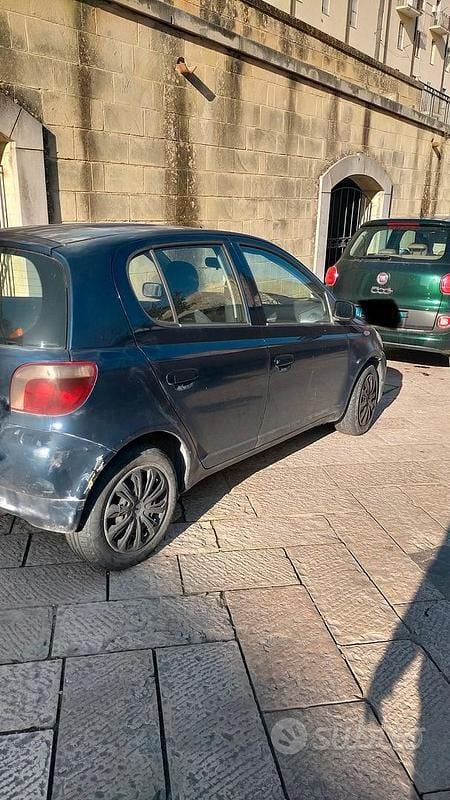 Usata Toyota Yaris 2003 Blu Utilitaria