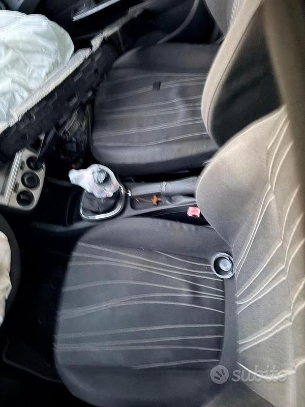 Usata Opel Corsa 69 CV (50 kW) 2007 Nero Utilitaria