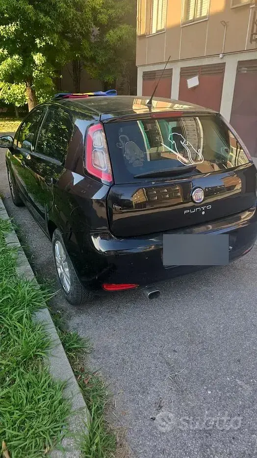 Usata Fiat Punto 105 CV (77 kW) 2014 Nero Utilitaria