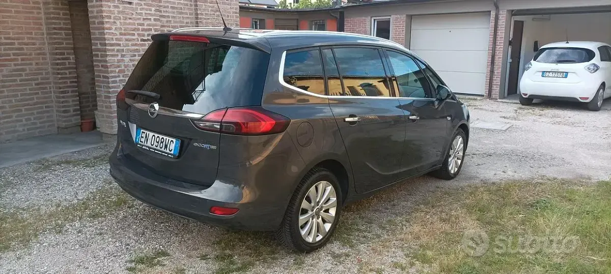 Usata Opel Zafira Tourer 150 CV (110 kW) 2012 Monovolume