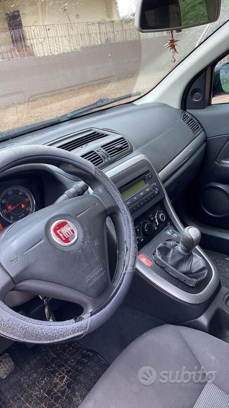 Usata 2010 Fiat Croma Station wagon | 1800 € (Buon prezzo) - Immagine 1/4