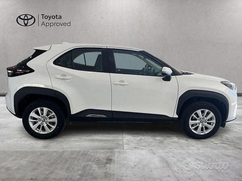Usata Toyota Yaris Cross Active 116 CV (85 kW) 2022 Bianco SUV