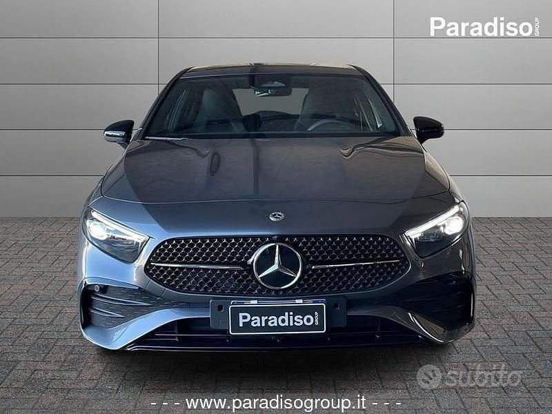 Nuova Mercedes A180 116 CV (85 kW) 2025 Grigio Berlina