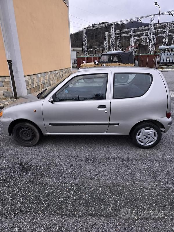 Usata Fiat 600 54 CV (39 kW) 2000 Grigio
