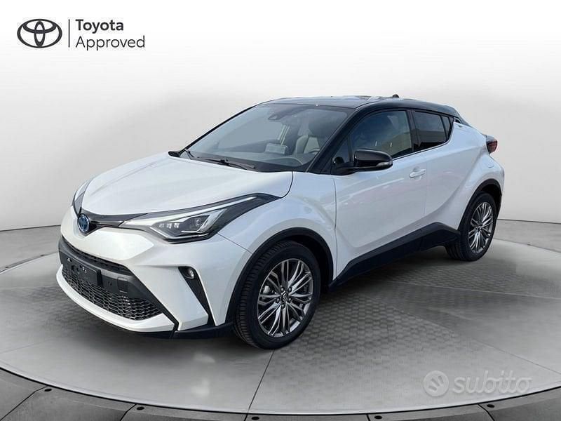 Usata Toyota C-HR Lounge 197 CV (144 kW) 2023 Bianco SUV