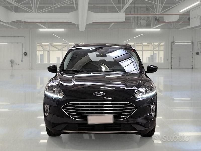 Usata Ford Kuga Titanium 120 CV (88 kW) 2022 Nero SUV