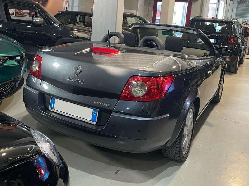 Usata Renault Mégane Cabriolet Dynamique 106 CV (77 kW) 2007 Grigio Cabrio