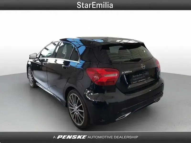 Usata Mercedes A180 Executive 109 CV (80 kW) 2016 Nero Utilitaria