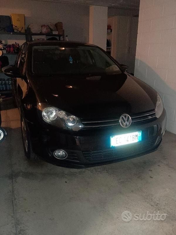 Nero Usata 2012 VW Golf VI Tre volumi | 6000 € (Ottimo prezzo) - Immagine 1/4