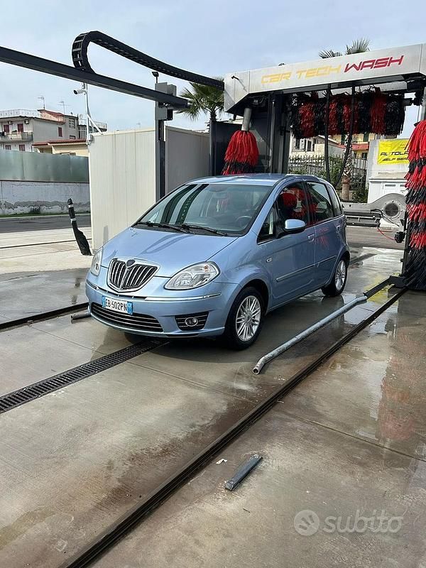 Usata 2010 Lancia Musa Monovolume | 2500 € (Super prezzo) - Immagine 1/2
