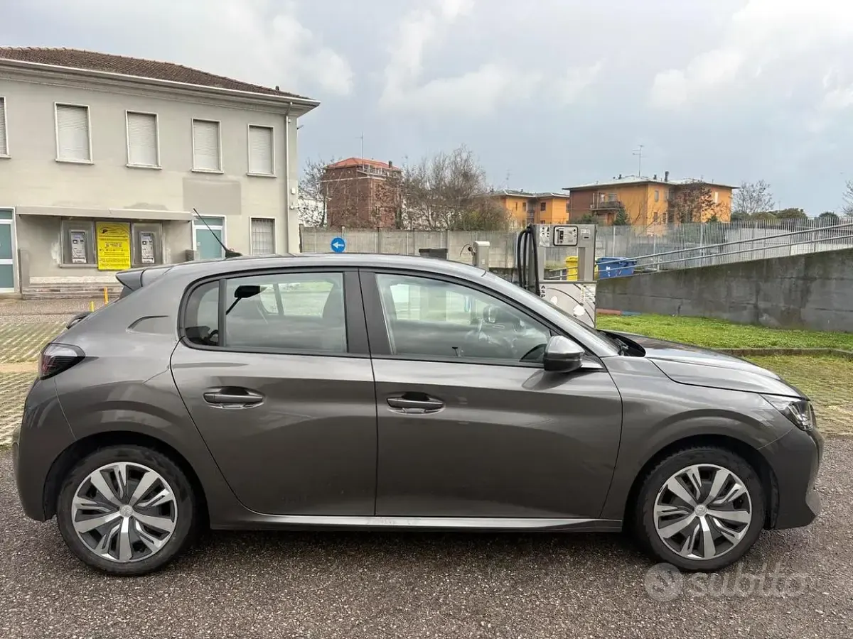 Usata Peugeot 208 75 CV (55 kW) 2020 Grigio Utilitaria