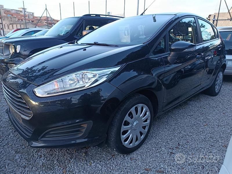 Usata Ford Fiesta 75 CV (55 kW) 2016 Nero Berlina