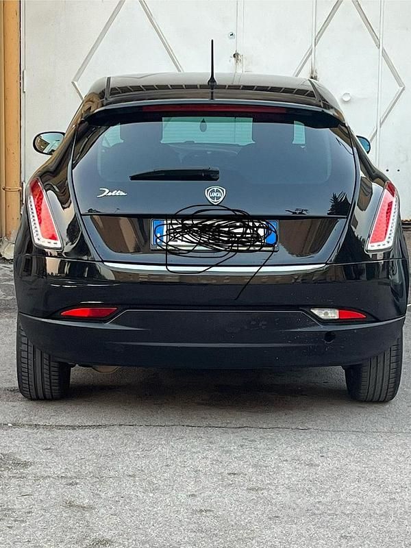 Usata 2013 Lancia Delta Due volumi | 2500 € (Super prezzo) - Immagine 1/4