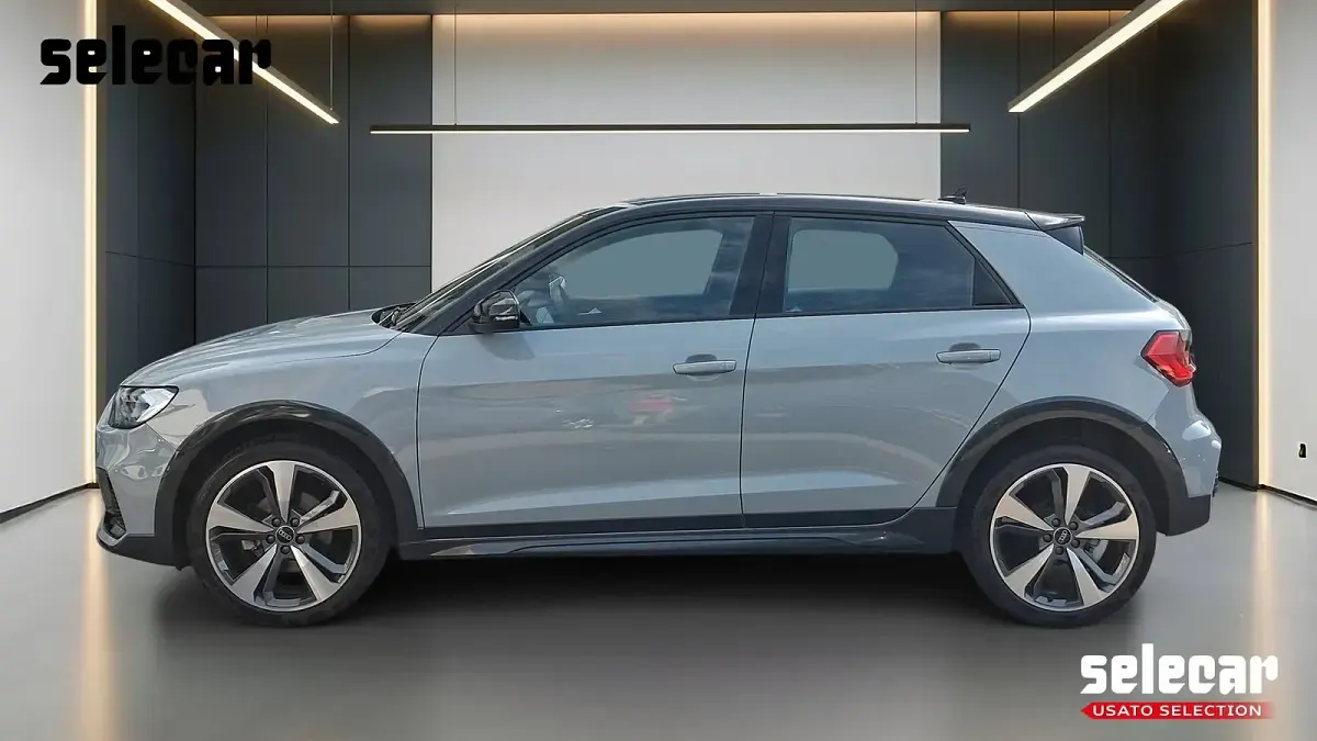 Usata Audi A1 Ambiente 116 CV (85 kW) 2024 Grigio freccia perla SUV
