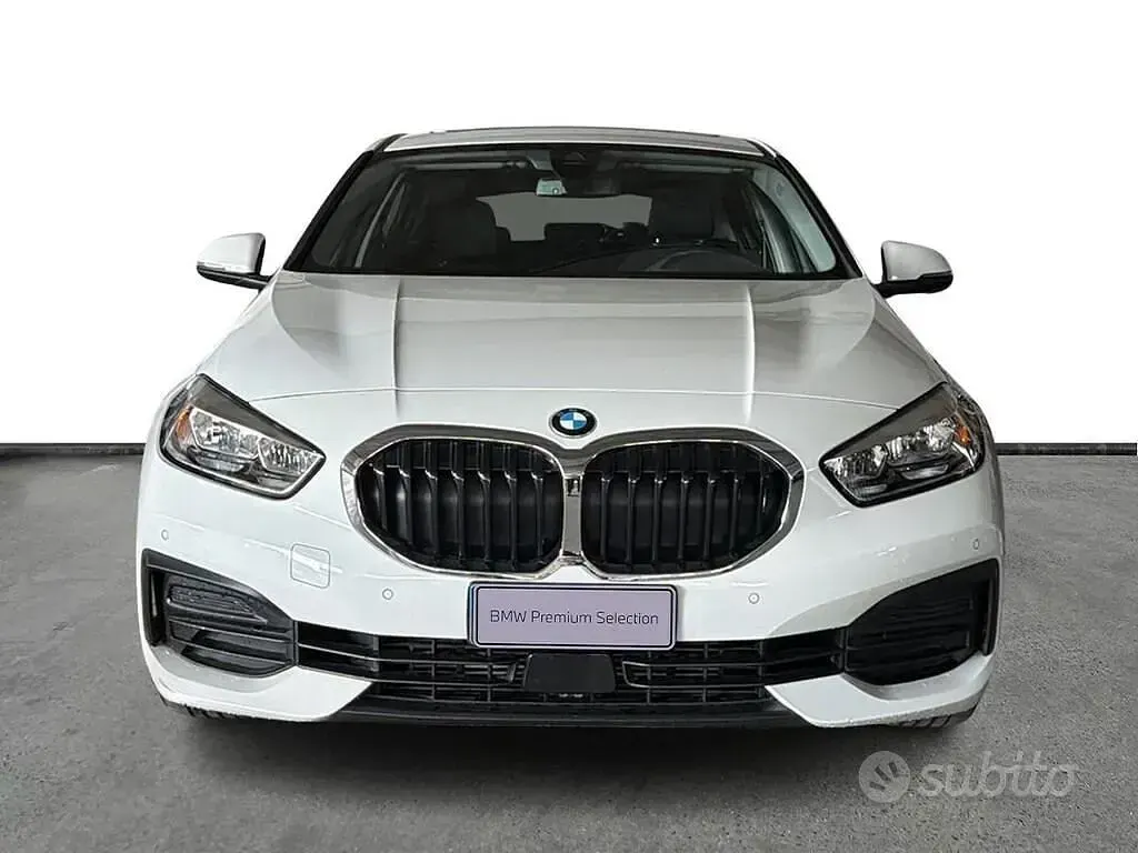 Usata BMW 118 Advantage 150 CV (110 kW) 2024 Alpin white pastello Berlina