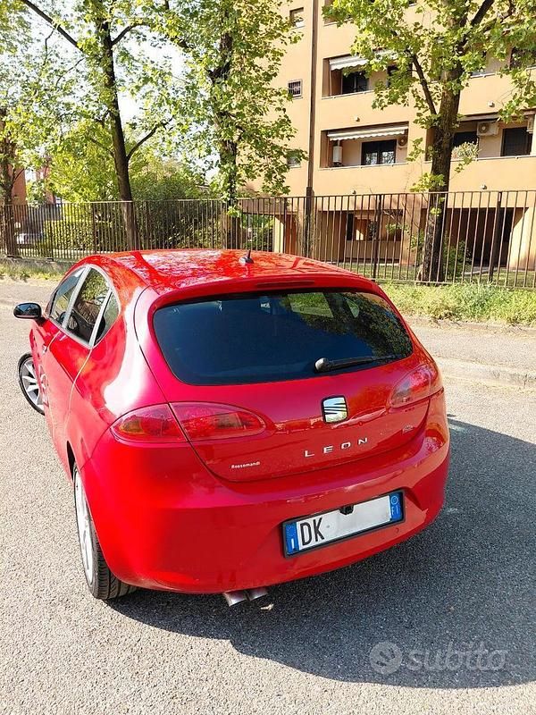Usata Seat Leon Stylance 105 CV (77 kW) 2007 Rosso Utilitaria