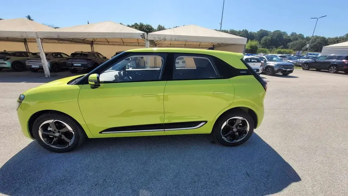 Nuova DongFeng Box 38 kW (52 CV) 2026 Giallo Utilitaria