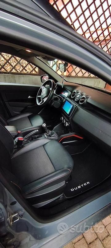 Usata Dacia Duster Extreme 101 CV (74 kW) 2022 Grigio Berlina