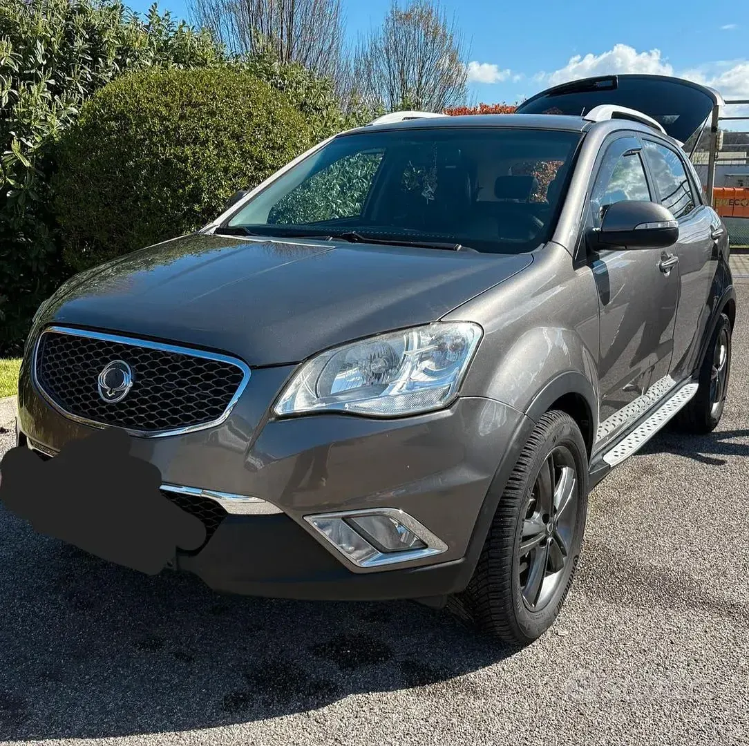 Usata SsangYong Korando 175 CV (128 kW) 2012 Grigio SUV