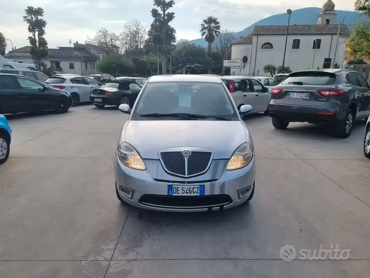 Usata Lancia Ypsilon 60 CV (44 kW) 2007 Grigio Utilitaria