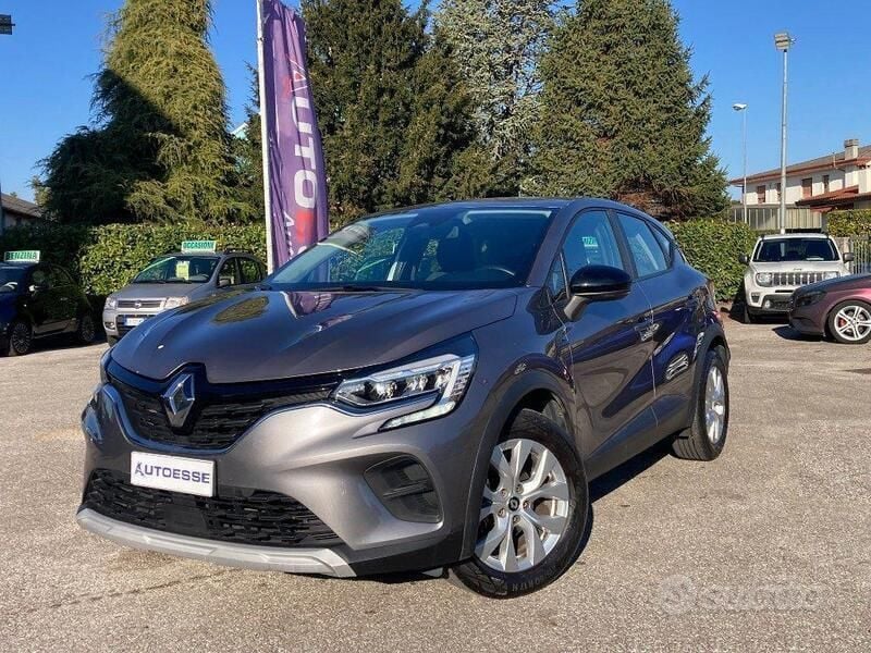Usata Renault Captur Business 101 CV (74 kW) 2021 Grigio metallizzato SUV