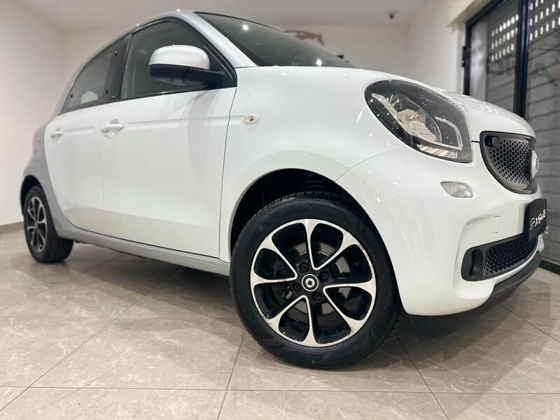 Usata Smart ForFour Passion 71 CV (52 kW) 2016 Bianco Utilitaria