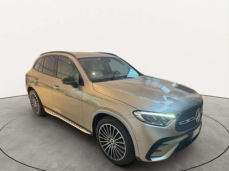 Usata Mercedes GLC220 AMG Line Premium 197 CV (144 kW) 2023 Argento SUV