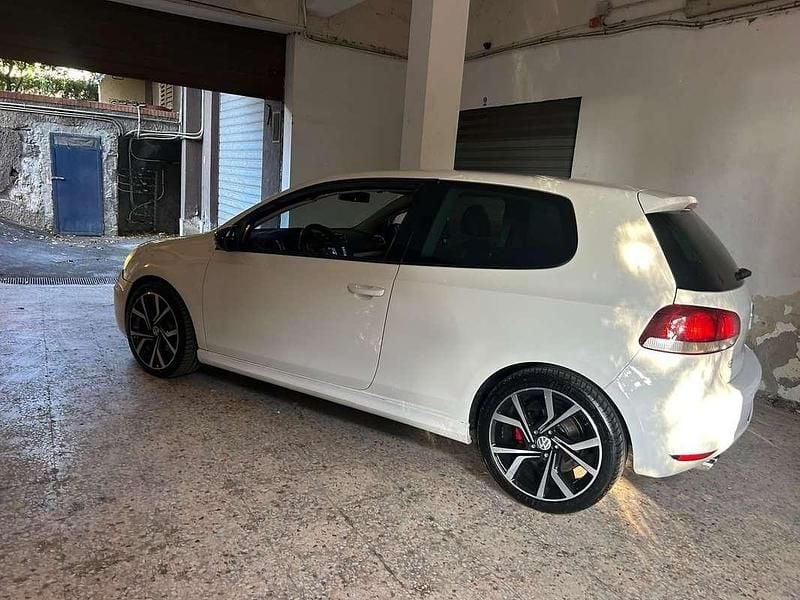 Usata VW Golf VI Highline 140 CV (102 kW) 2010 Bianco Utilitaria