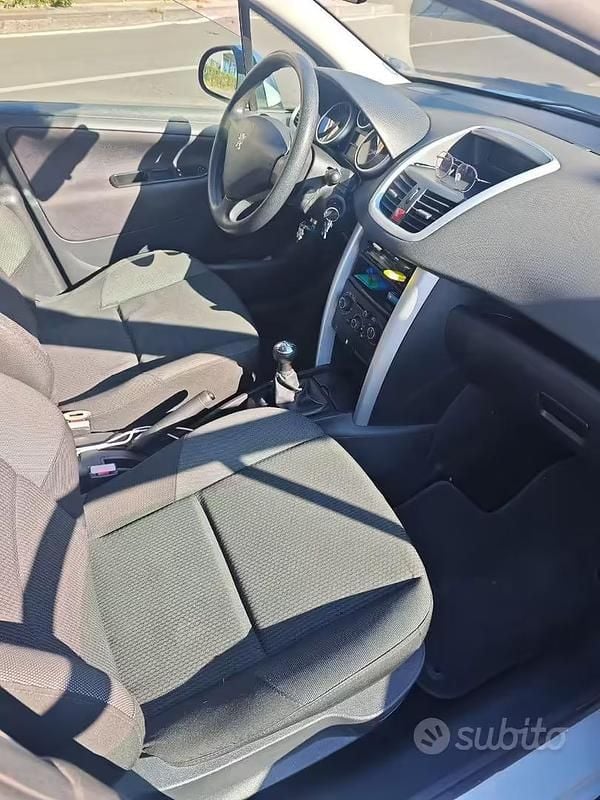 Usata Peugeot 207 75 CV (55 kW) 2012 Grigio Utilitaria