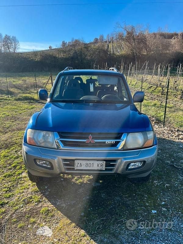 Usata Mitsubishi Pajero 160 CV (117 kW) 2000 Blu SUV