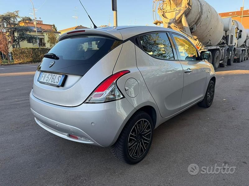 Usata Lancia Ypsilon 2019 Grigio Utilitaria