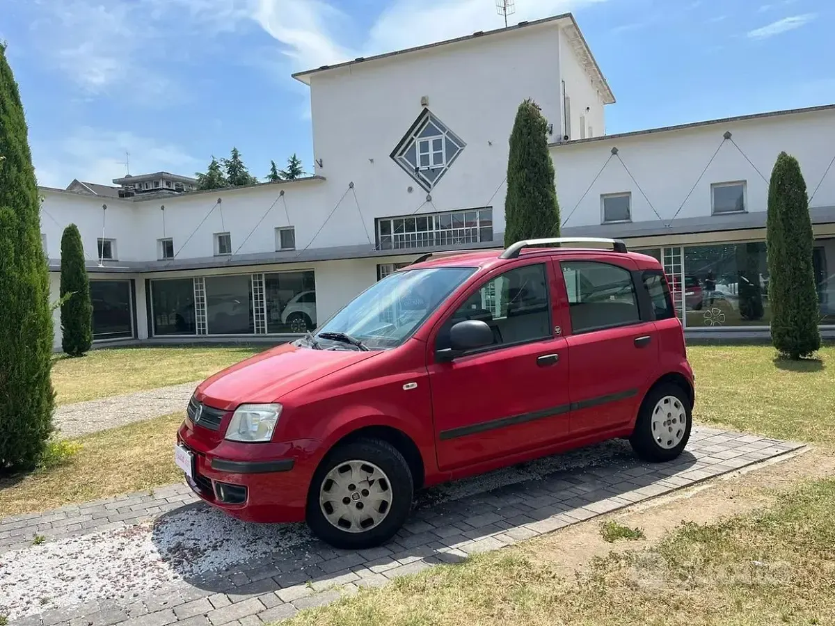 Usata Fiat Panda Dynamic 69 CV (50 kW) 2011 Rosso Utilitaria