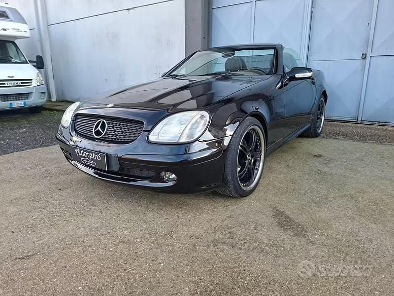 Usata Mercedes SLK200 163 CV (119 kW) 2001 Nero Cabrio