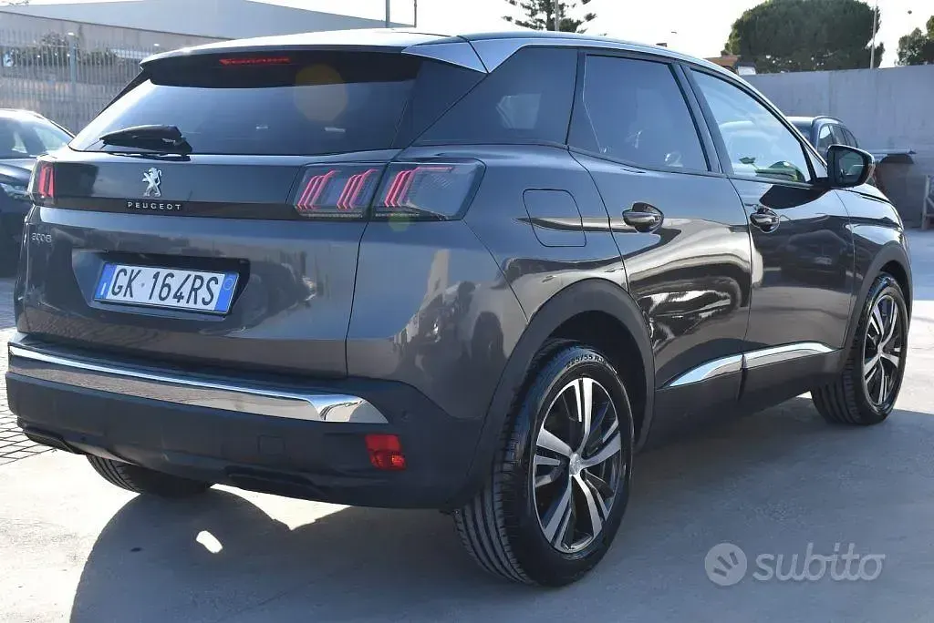 Usata Peugeot 3008 Allure 131 CV (96 kW) 2022 Grigio SUV