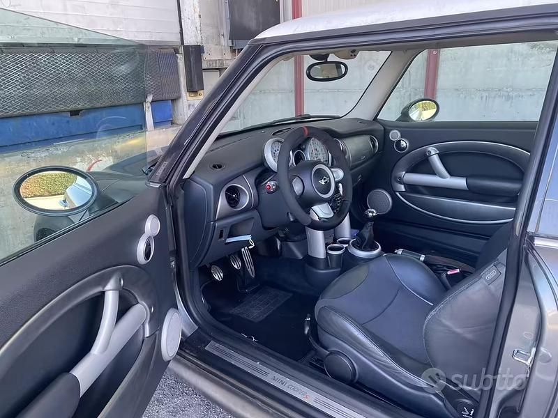 Usata Mini Cooper S 163 CV (119 kW) 2003 Grigio Utilitaria