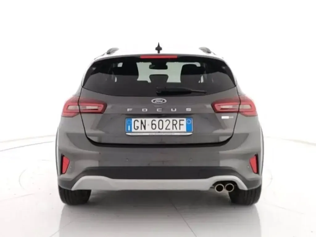 Usado Ford Focus Active 125 CV (91 kW) 2023 Gris Familiar