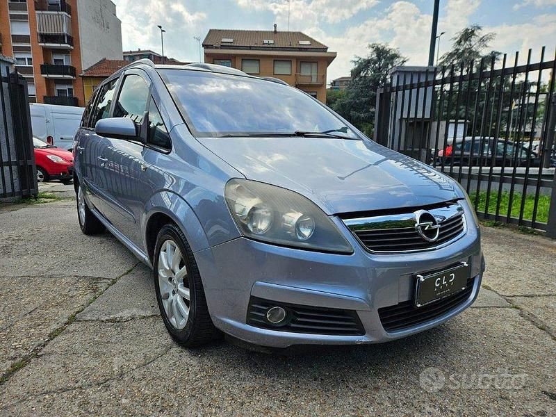 Usata Opel Zafira Cosmo 120 CV (88 kW) 2006 Grigio Monovolume