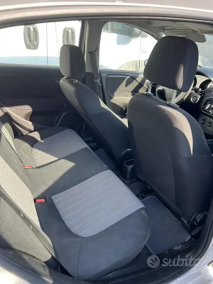 Usata Fiat Punto 2018 Grigio Utilitaria
