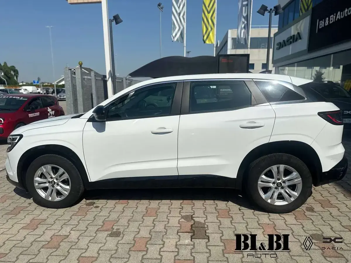 Usata Renault Austral Equilibre 131 CV (96 kW) 2023 Bianco nacrè SUV