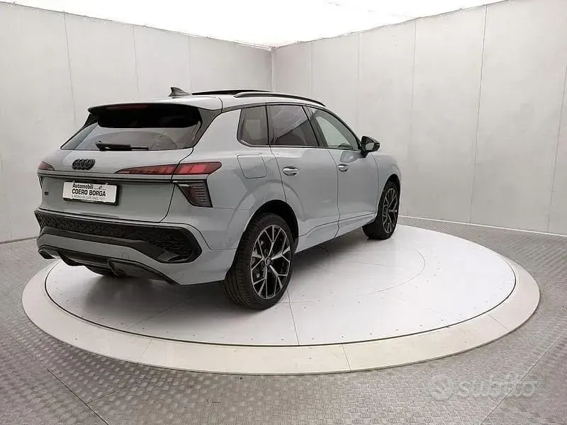 Nuova Audi Q3 S-Line 150 CV (110 kW) 2026 Grigio SUV