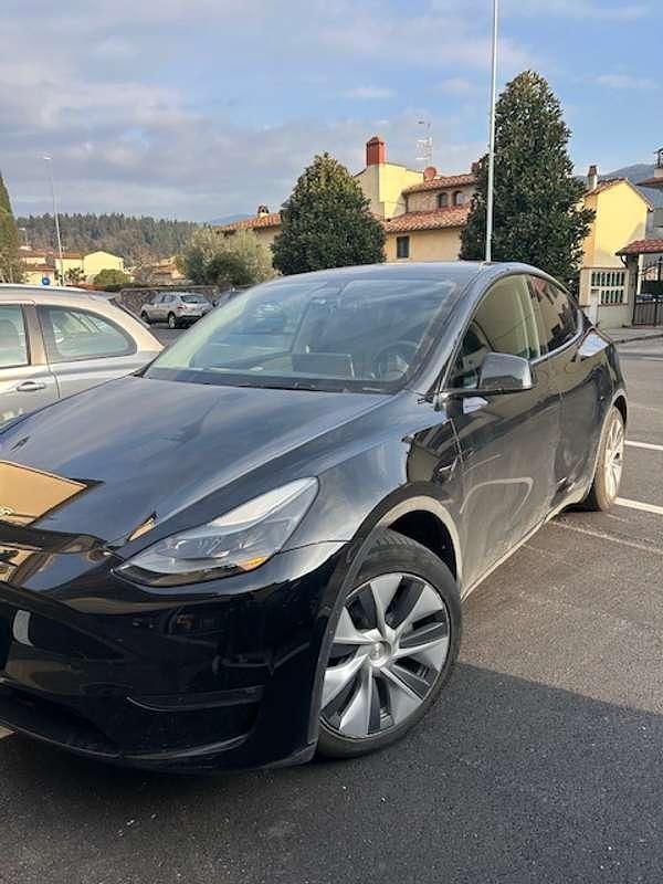 Usata Tesla Model Y 439 kW (598 CV) 2023 Nero SUV