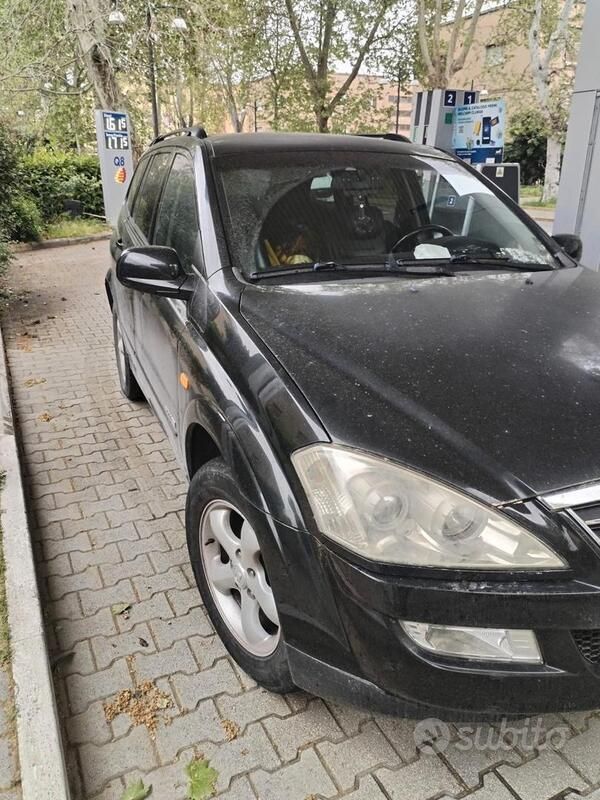Usata Ssangyong (KGM) Kyron 141 CV (103 kW) 2010 Nero SUV