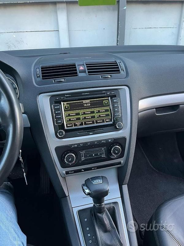 Usata Skoda Octavia Elegance 160 CV (117 kW) 2011 Grigio Station wagon