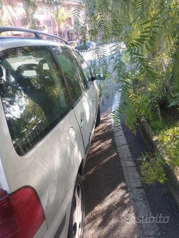 Usata Seat Alhambra 115 CV (84 kW) 2002 Grigio Monovolume
